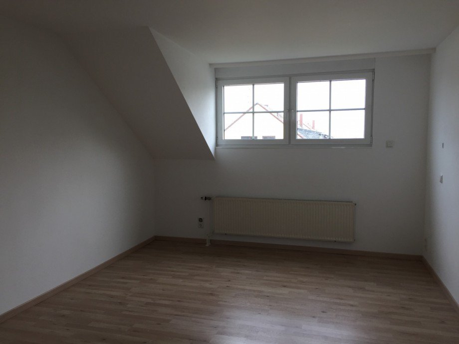 Zimmer 1 (DG-Whg.) Mehrfamilienhaus Sankt Augustin