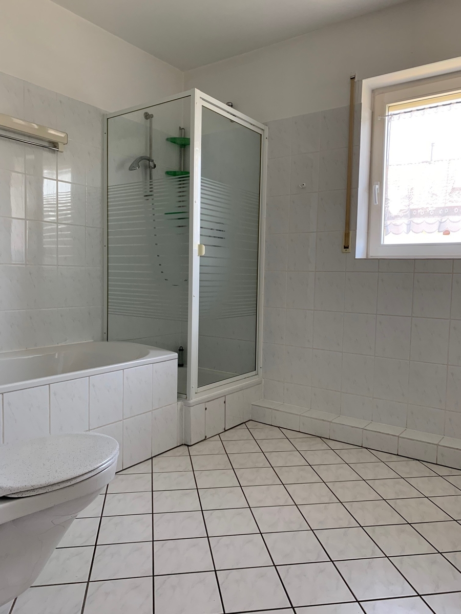 Badezimmer im OG Doppelhaush�lfte Niederkassel