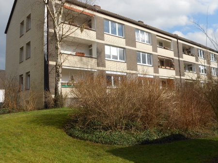 R�ckansicht D�sseldorf Etagenwohnung D�SSELDORF-HASSELS,sch�ne zentrale 4 Zimmer-ETW ca. 83 m� Wfl. mit sch�nem Sonnenbalkon, Keller