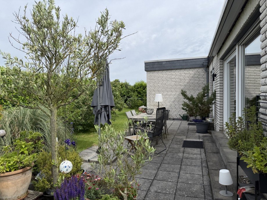 R�ckansicht mit Terrasse Bungalow Troisdorf / Eschmar