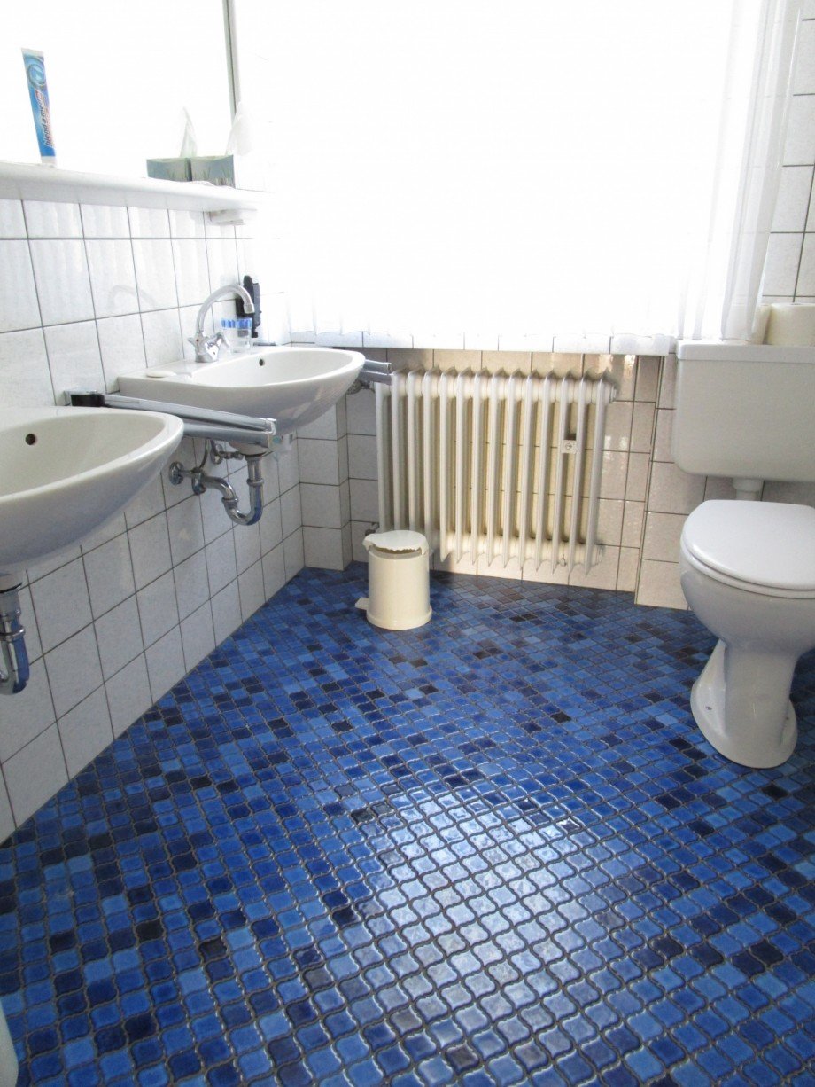 Badezimmer im 1. OG Reiheneckhaus Sankt Augustin