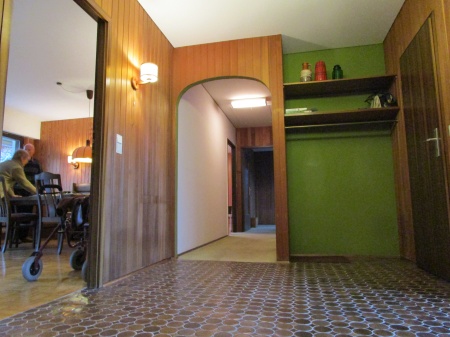 Diele mit Blick ins Wohnzimmer Bungalow Bonn / Holzlar