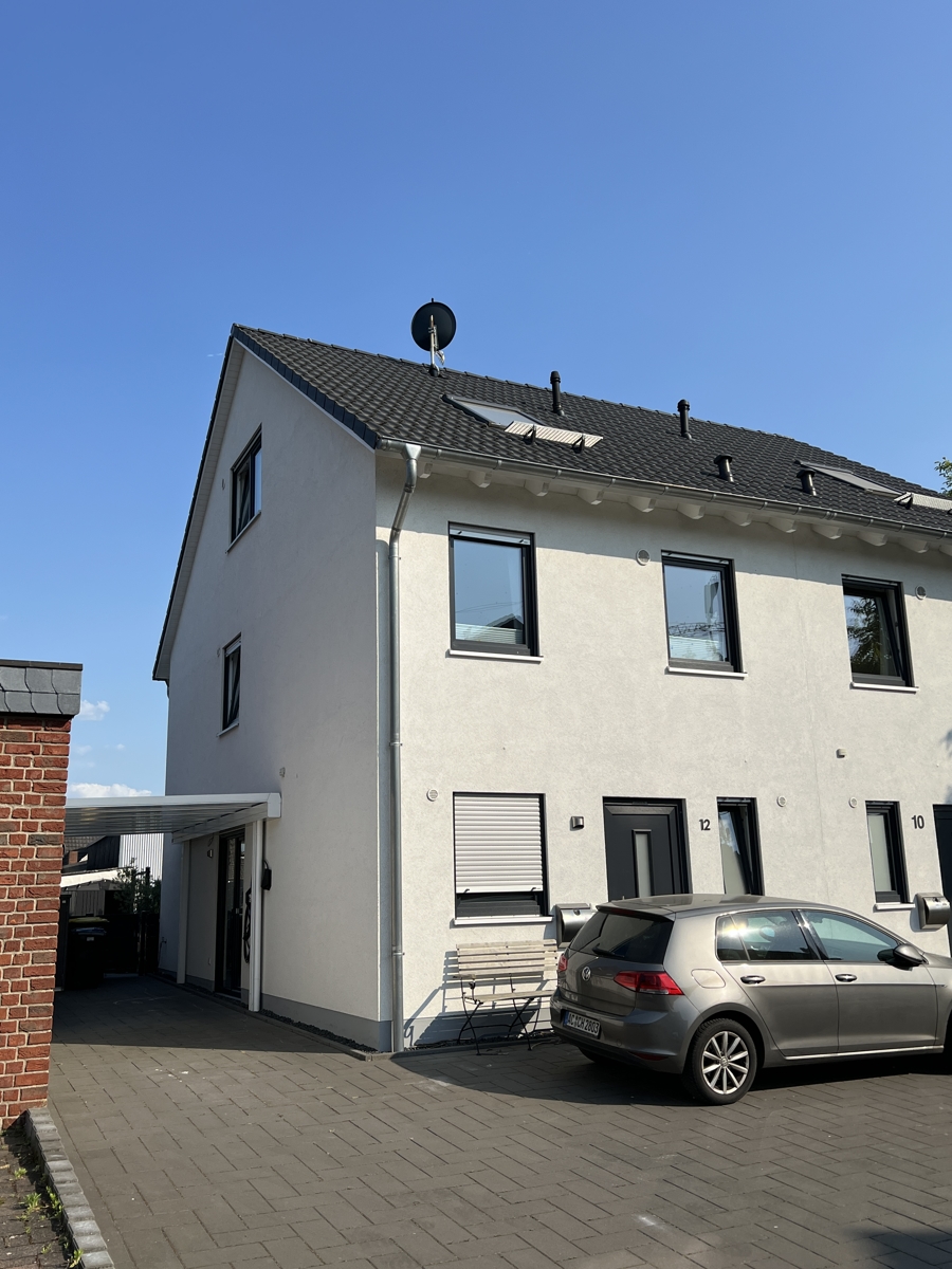 Vorderansicht Doppelhaush�lfte Pulheim / Geyen