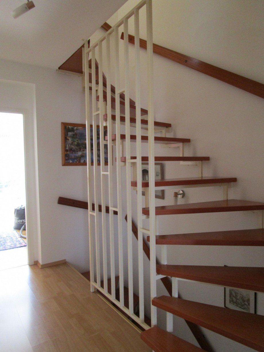 erstes Obergeschoss / Treppenhaus mit Treppe zum Dachgeschoss Reihenhaus Sankt Augustin