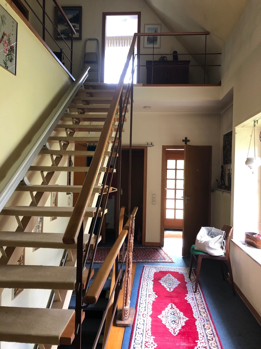 Offene Treppe ins OG - Galerie Einfamilienhaus Bonn