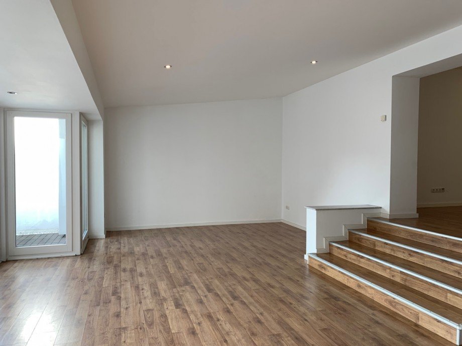 Ansicht Wohn,- Esszimmer Etagenwohnung K�ln