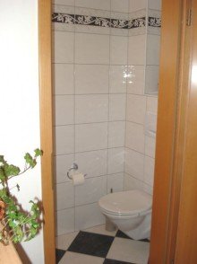 G�ste-WC Bild 1 Neunkirchen-Seelscheid, Niedrigenergie DHH,96 m�, 3 Zi., Garten,Terrasse, Balkone, ruhige zentr.Lage