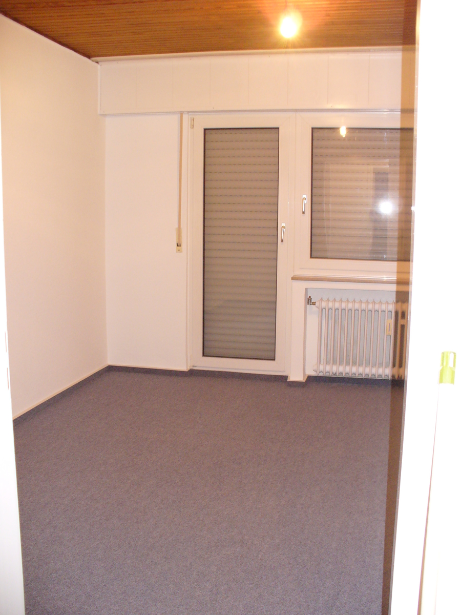 132 DG re Schlafzimmer Etagenwohnung Bonn