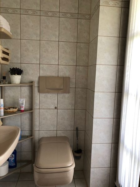 G�ste-WC im Erdgeschoss Doppelhaush�lfte Sankt Augustin