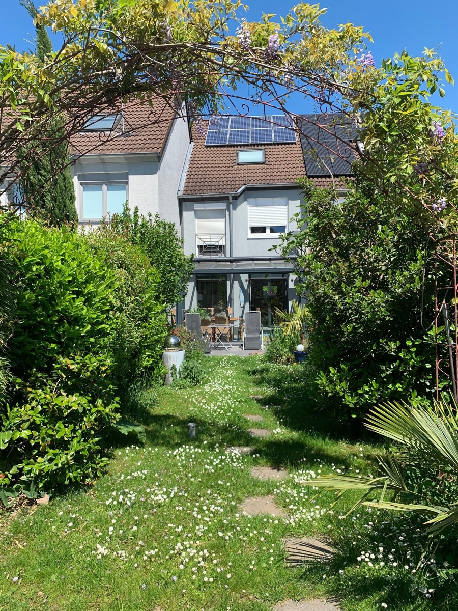 Blick aus dem Garten zum Haus Reihenhaus Sankt Augustin