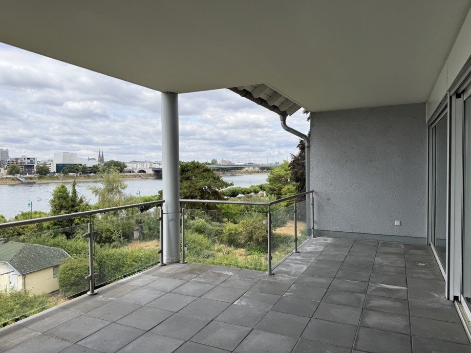 - Etagenwohnung Bonn