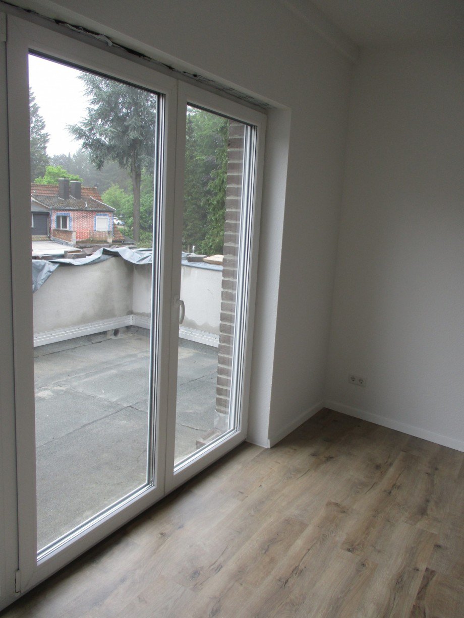Dachstudio mit Balkon Doppelhaush�lfte Siegburg