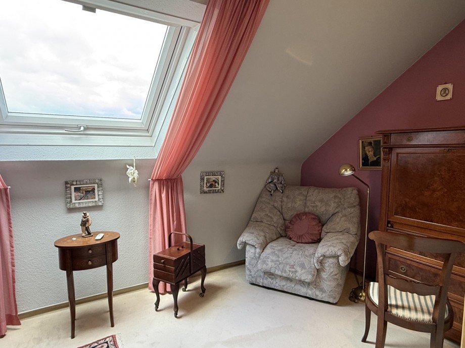 Zimmer 1 im DG Reihenhaus Sankt Augustin