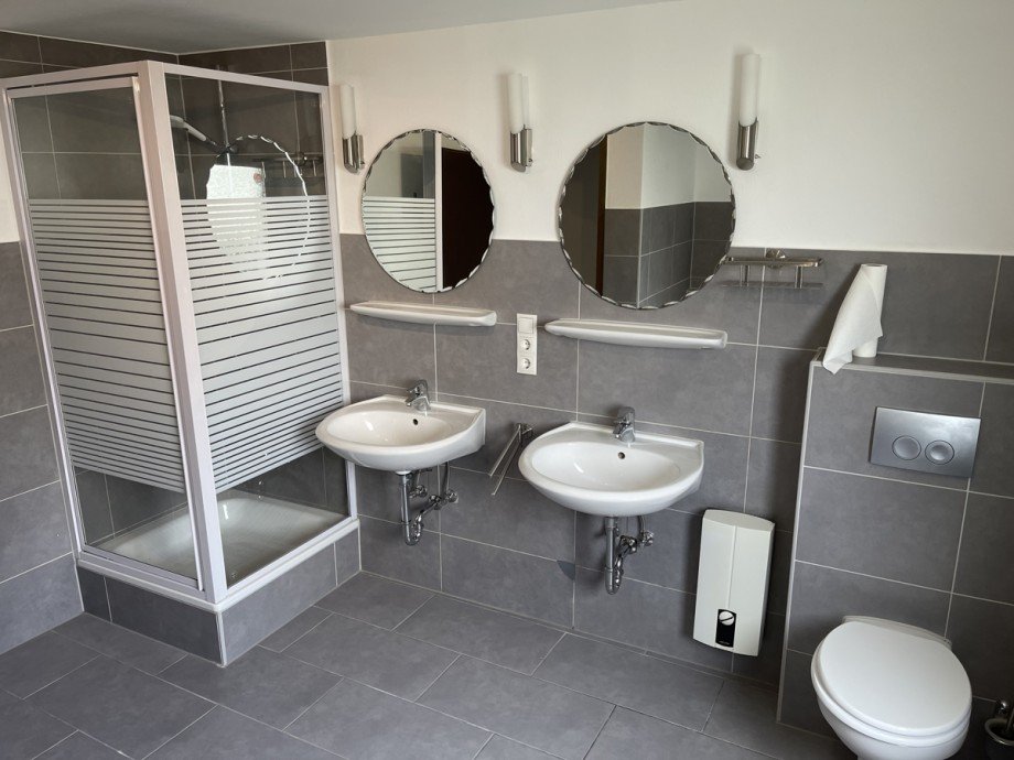 Badezimmer mit Wanne & Dusche Einfamilienhaus Sankt Augustin