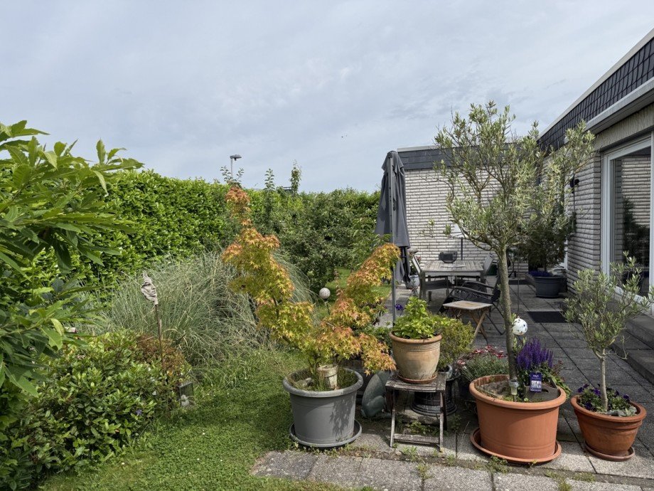 R�ckansicht mit Garten Bungalow Troisdorf / Eschmar