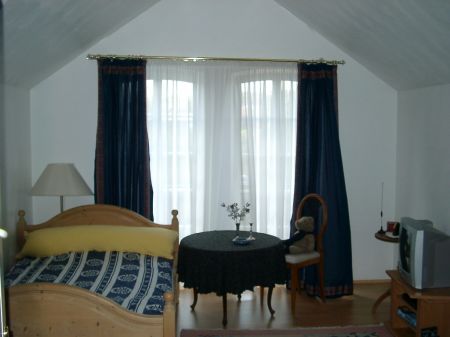 Schlafzimmer 2 B�rohaus Bornheim