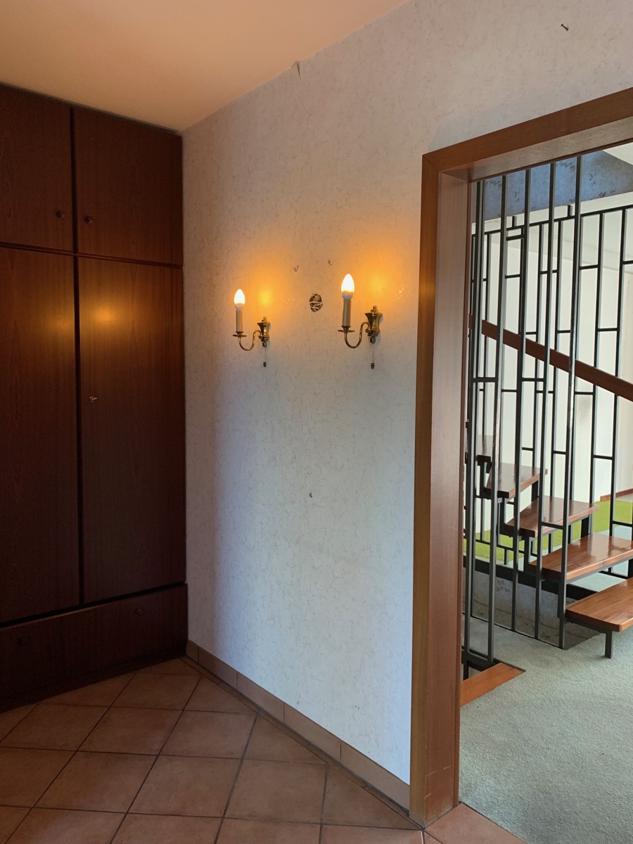 Diele mir Garderobe im EG Reihenendhaus Sankt Augustin