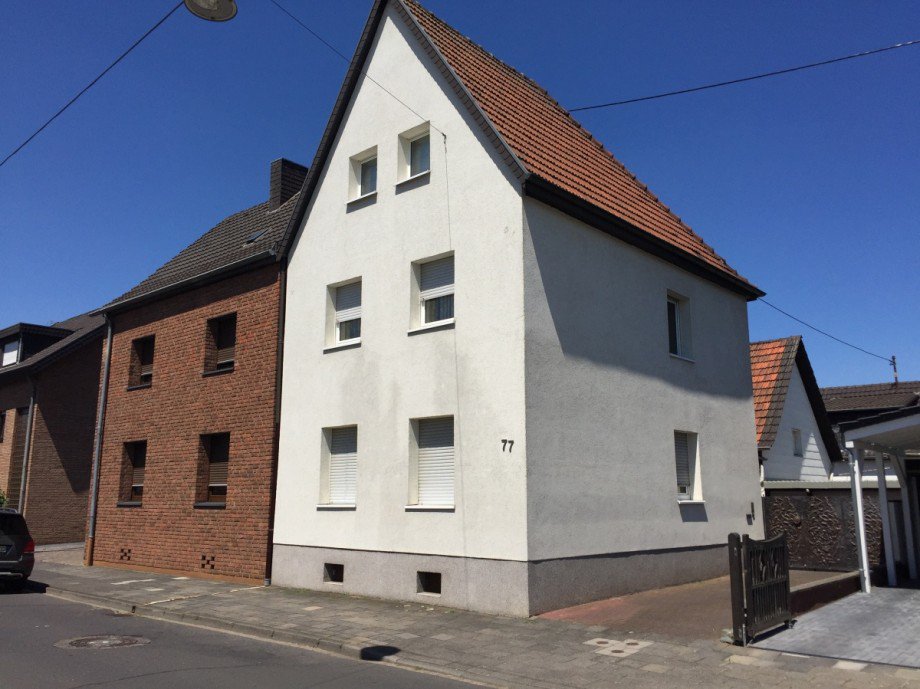 Seitenansicht Doppelhaush�lfte Sankt Augustin