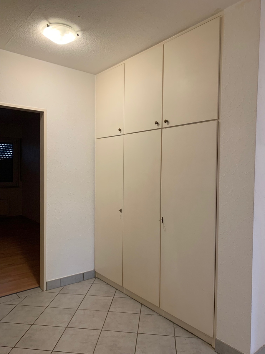 Ansicht Flur - Diele mit Einbauschr�nken Erdgeschosswohnung Sankt Augustin