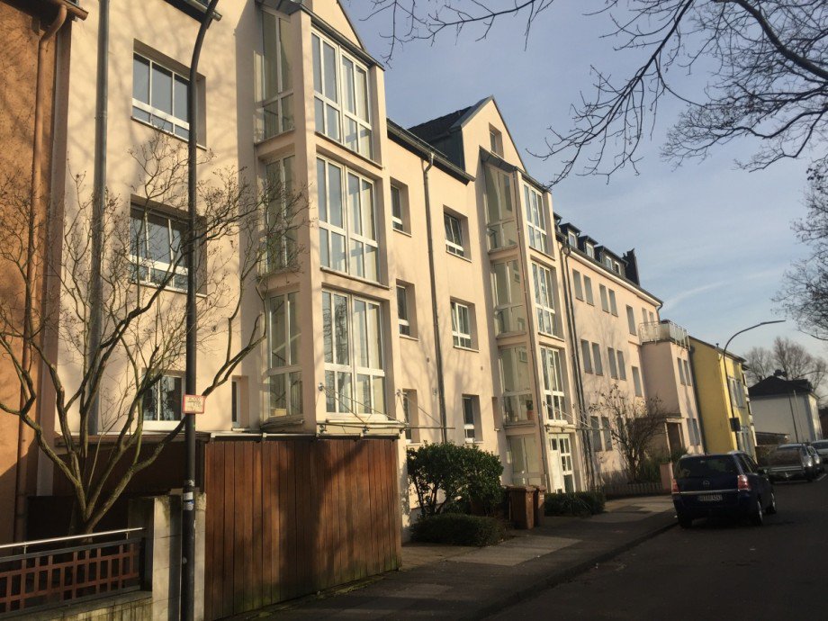 Objektansicht mit Strasse Etagenwohnung Troisdorf