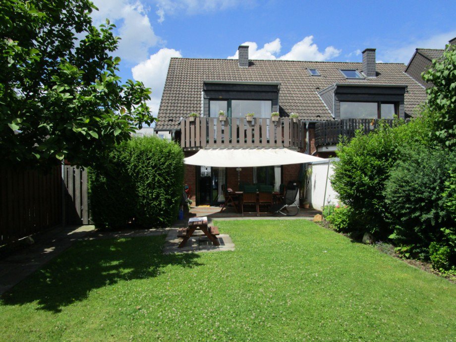 R�ckansicht Doppelhaush�lfte Sankt Augustin