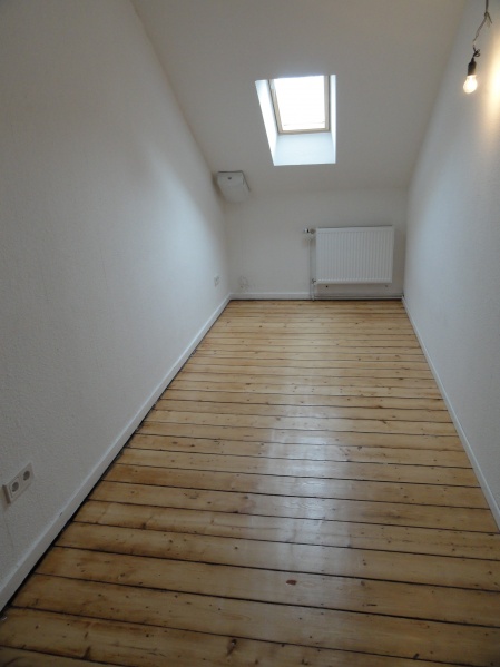 Blick in das Zimmer Dachgeschosswohnung Bonn / S�dstadt