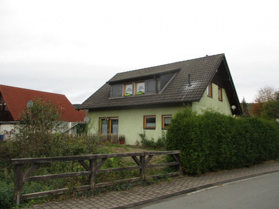 Au�enansicht, sch�nes Eckgrundst�ck Einfamilienhaus Windeck / Dattenfeld