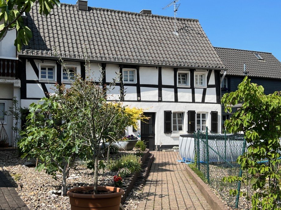 Hausansicht Doppelhaush�lfte Sankt Augustin