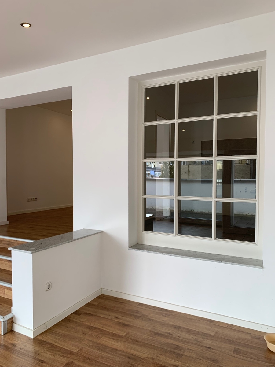 Ansicht Wohn,- Esszimmer mit Blick in die K�che Etagenwohnung K�ln