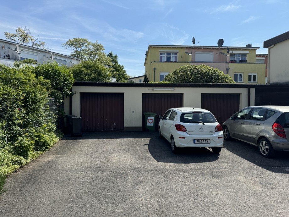 3 Garagen Zweifamilienhaus R�srath