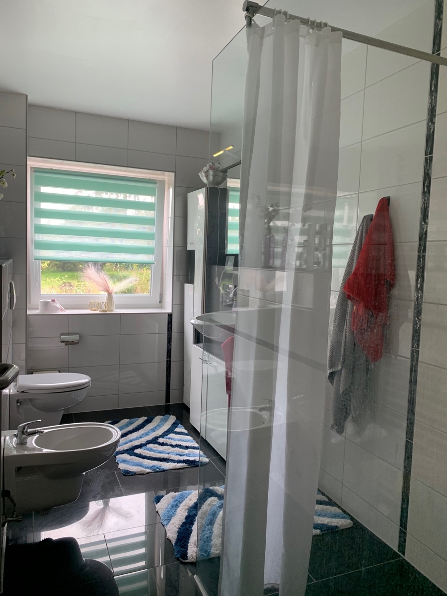 Badezimmer im EG Einfamilienhaus Buchholz (Westerwald) / K�lsch-B�llesbach