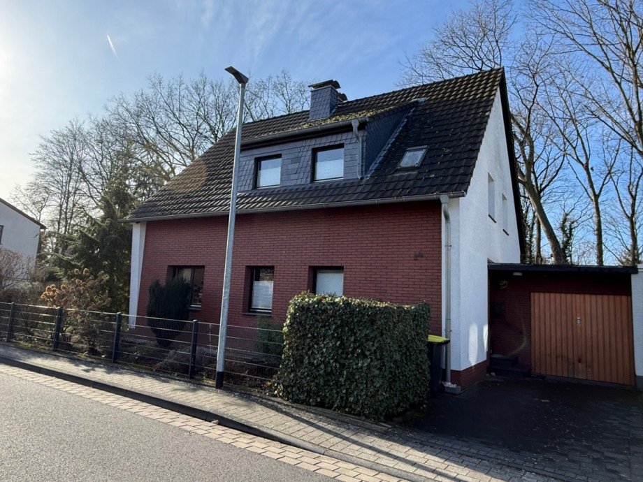 Strassenansicht Einfamilienhaus Sankt Augustin