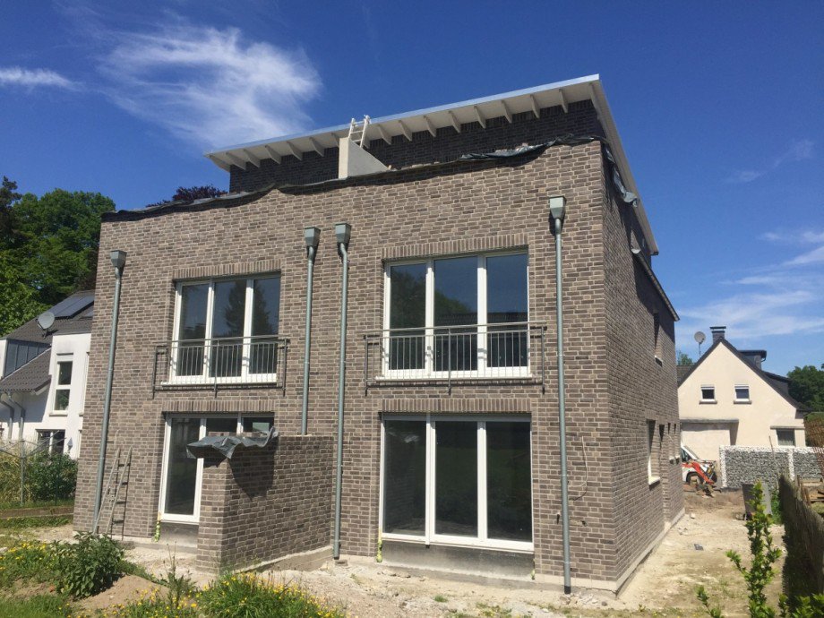 R�ckansicht Doppelhaush�lfte Siegburg