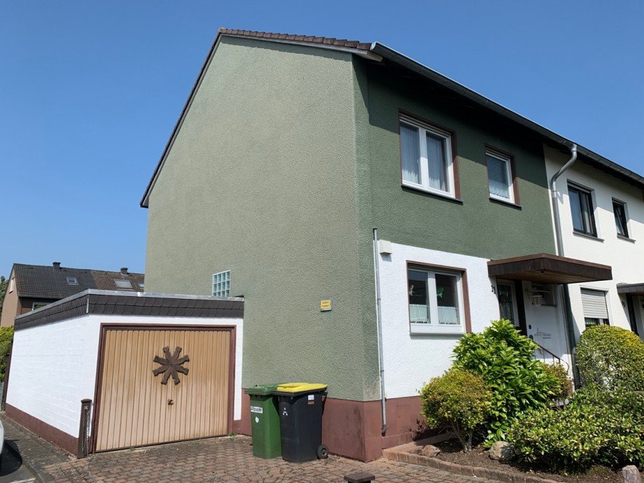 Hausansicht mit Garage Reiheneckhaus Sankt Augustin