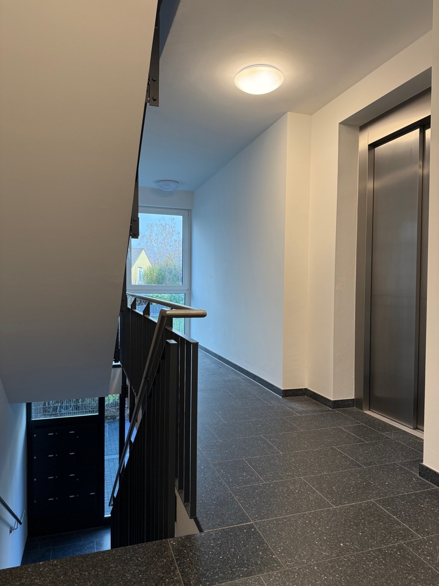 Treppenhaus Ansicht 1. OG Etagenwohnung Sankt Augustin / Hangelar