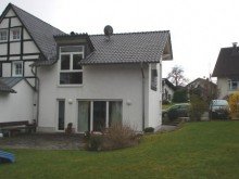 R�ckansicht Neunkirchen-Seelscheid, Niedrigenergie DHH,96 m�, 3 Zi., Garten,Terrasse, Balkone, ruhige zentr.Lage