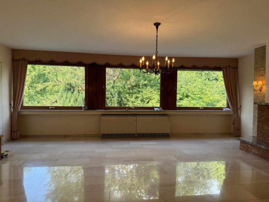 gro�es Wohn,- Esszimmer Reiheneckhaus Bonn