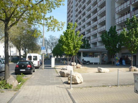 Umgebung mit Ladenzeile Etagenwohnung Sankt Augustin