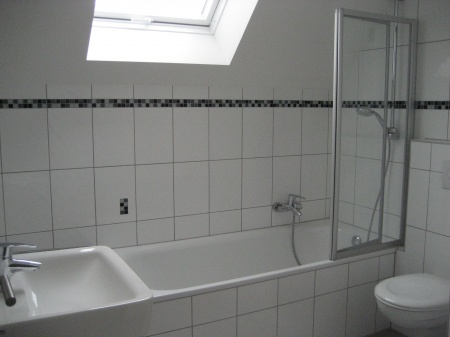 Ansicht 1 Bad DG Maisonettewohnung Troisdorf