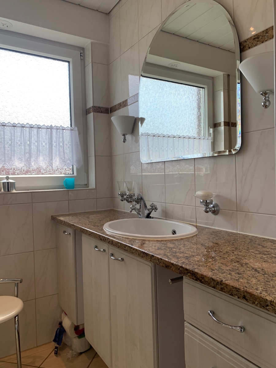 Badezimmer im OG Reiheneckhaus Sankt Augustin