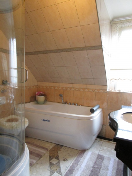 Badezimmer Wohnung 3 Mehrfamilienhaus K�nigswinter