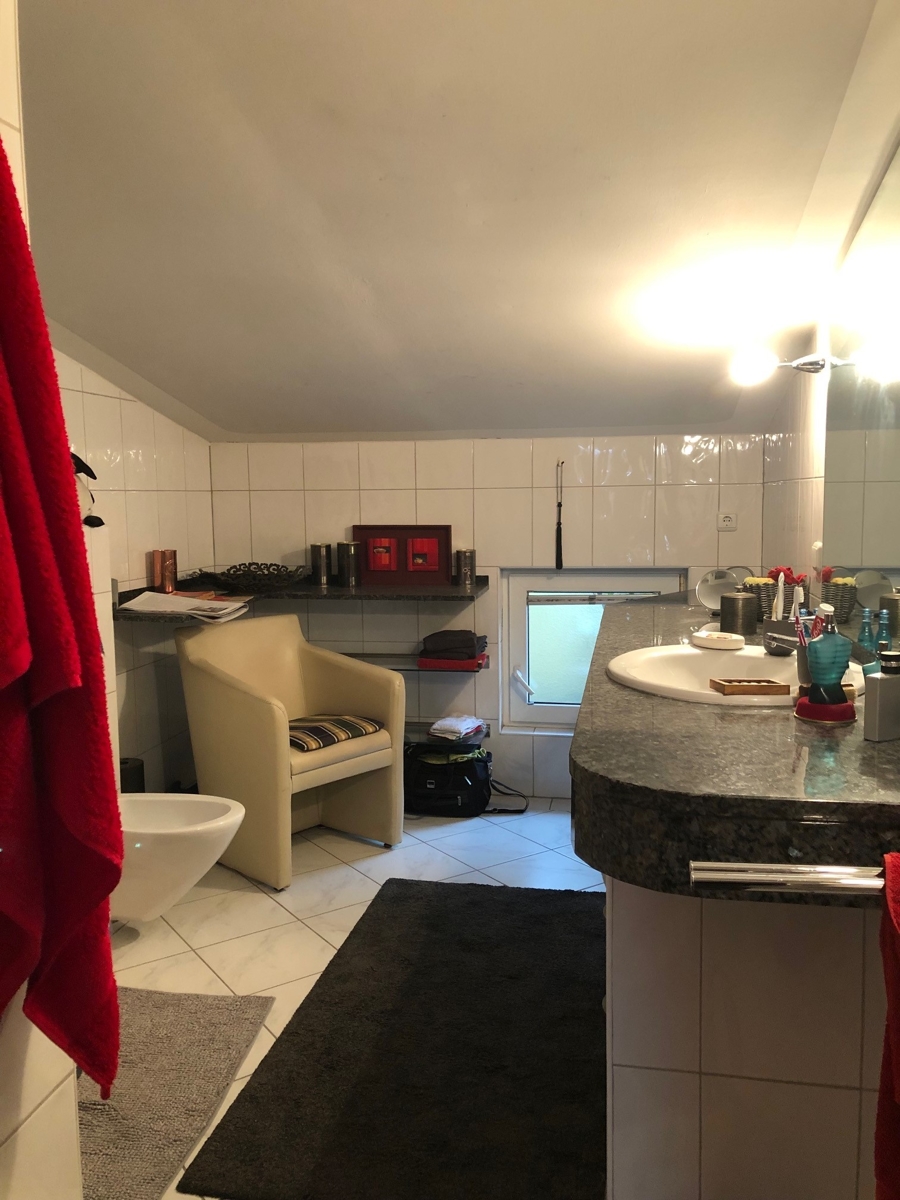 Ansicht Badezimmer Etagenwohnung Bonn