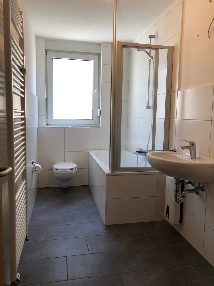 Ansicht Badezimmer Wohnung Erdgeschoss Mehrfamilienhaus Sankt Augustin