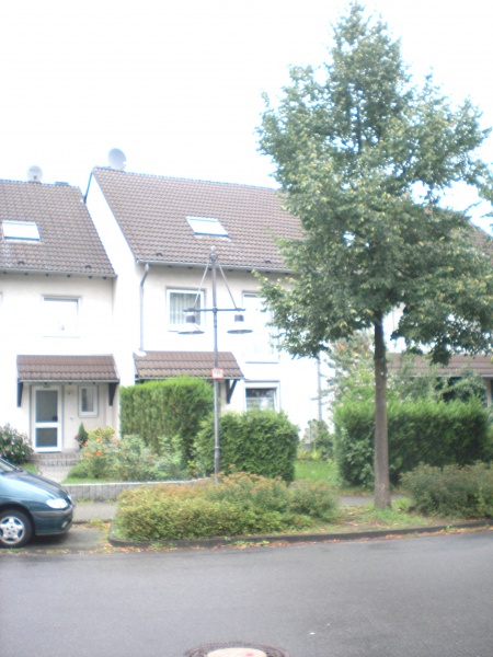 Vorderansicht 1 Troisdorf - Friedrich-Wilhelms-H�tte Reihenhaus TROISDORF, Reihenhaus, ca.126 m� Wfl. GrSt ca. 320 m�