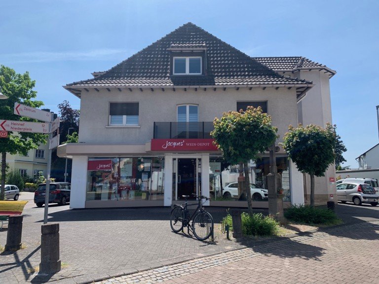 Au�enansicht Sankt Augustin - Hangelar Etagenwohnung SANKT AUGUSTIN - HANGELAR, sch�ne helle 2,5 Zimmer-Wohnung ca. 65 m� Wfl., Balkon, Keller