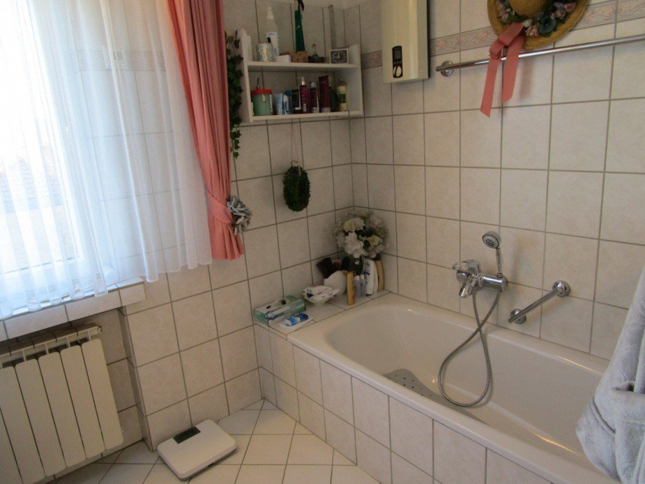 Bad im OG mit Wanne Doppelhaush�lfte Sankt Augustin