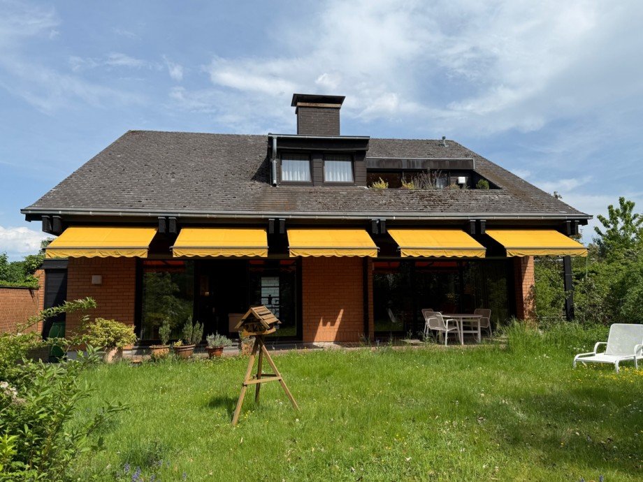 R�ckansicht mit gro�er Terrasse Zweifamilienhaus Sankt Augustin