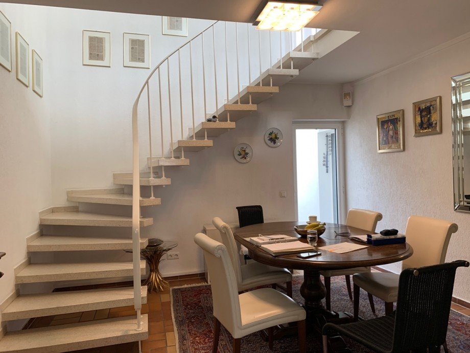 Essbereich mit Zugang zum Atrium und ins OG Einfamilienhaus Wachtberg / Lie�em