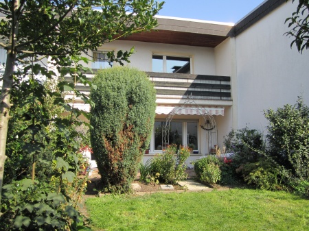 Ansicht mit Garten und Terrasse Reihenhaus Sankt Augustin