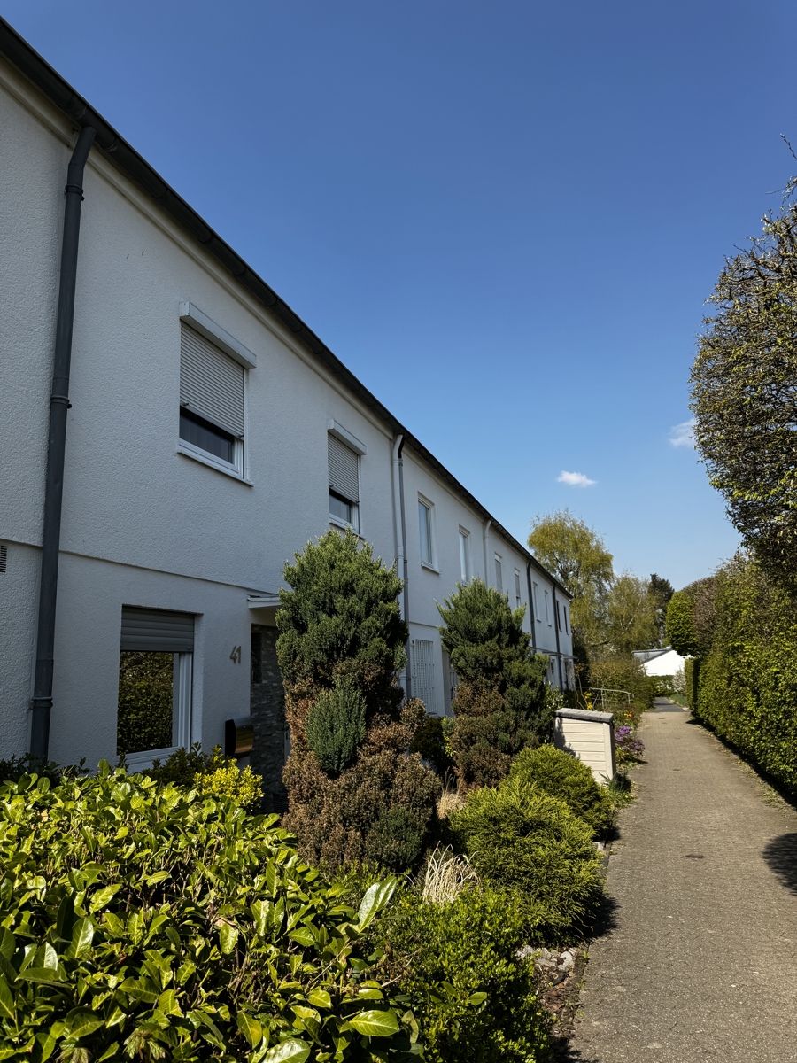 Vorderansicht Reihenmittelhaus Bonn / Heiderhof